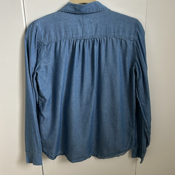 LOFT softened chambray shirt - Picture 4 of 4